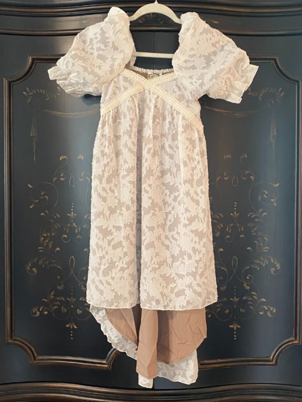 $78 Mia Joy Joyfolie Lilya Square Neck Puff Sleeve Hi-Low Dress | Cream size 6